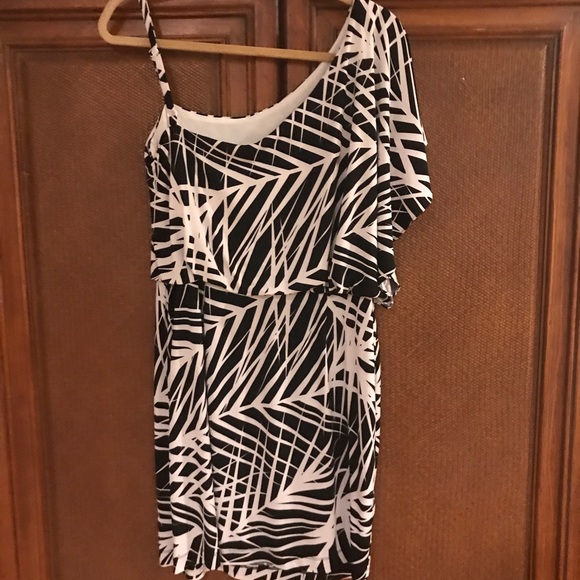 Black & white palm dress - Picture 3 of 3